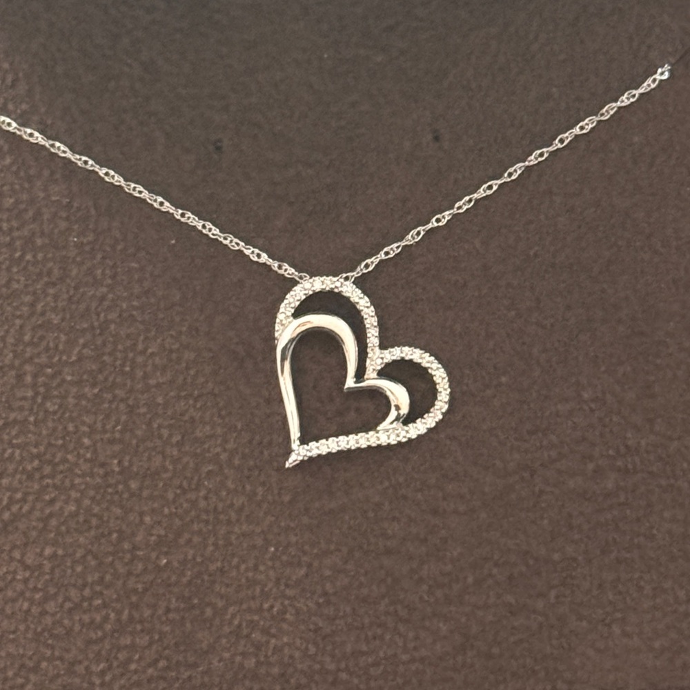 NEW!!! Jared Diamond Heart Necklace 1/10 ct tw Round-cut Sterling Silver